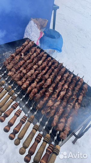 Мангальщик шашлычник