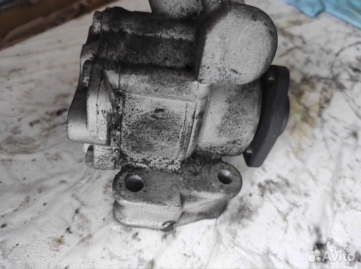 Насос гидроусилителя Mercedes 211 2,2-27 CDI