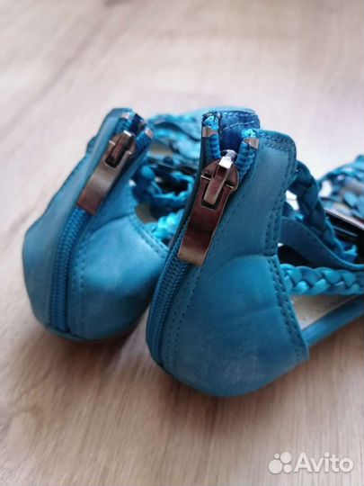 Босоножки для девочки
