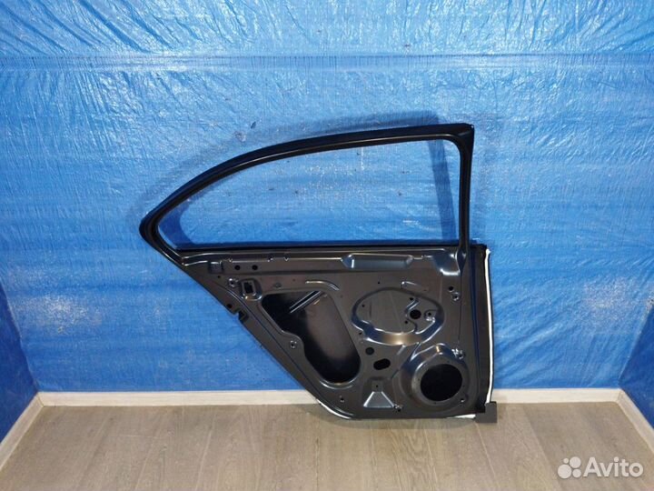 Дверь задняя левая Volkswagen Jetta 6 2010 новое