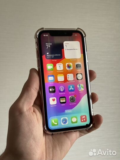 iPhone 11, 64 ГБ