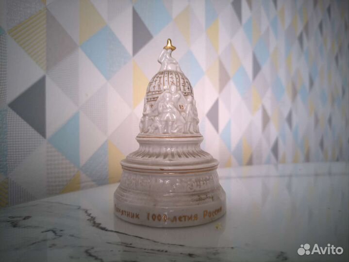 Статуэтка «Памятник 1000-летия России г. Новгород»