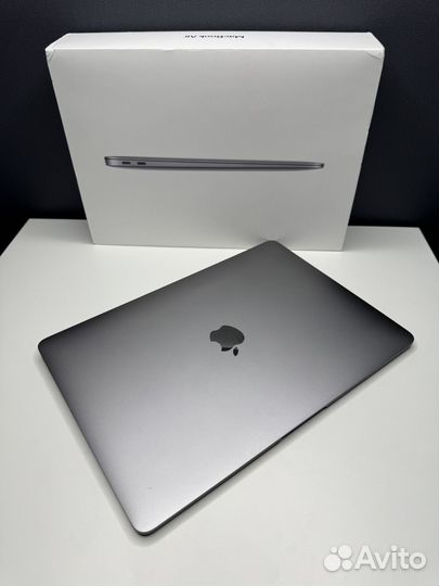 Macbook Air 13 2020 M1 / идеал, 93 цикла