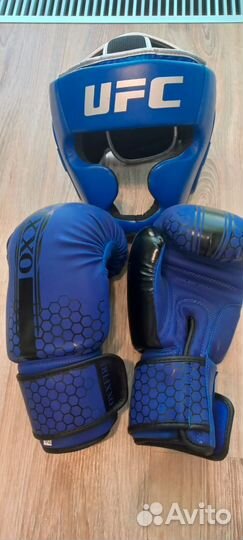Новые шлем и перчатки для бокса