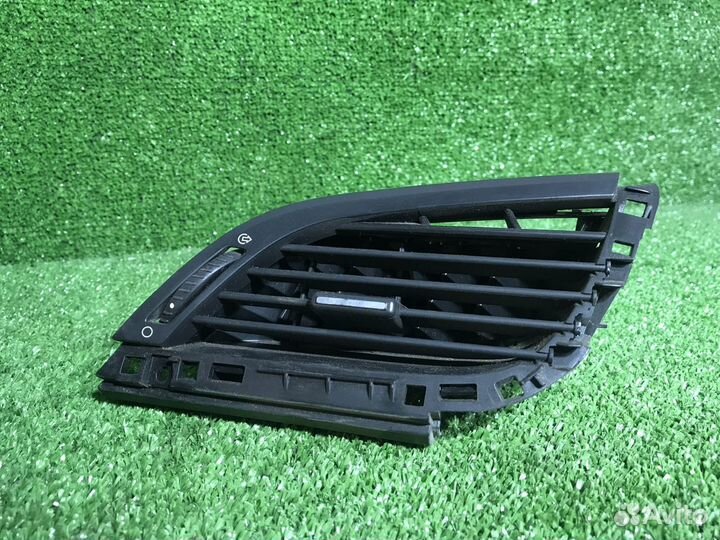 Дефлектор торпедо peugeot 207