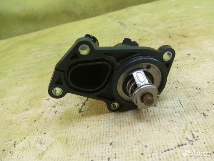Корпус термостата Ford Focus CB8 pnda 2012