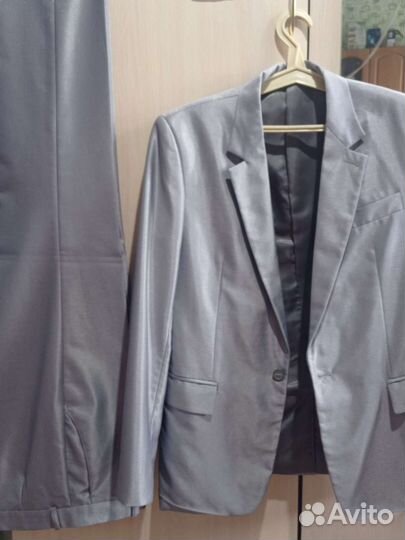 Продам костюм