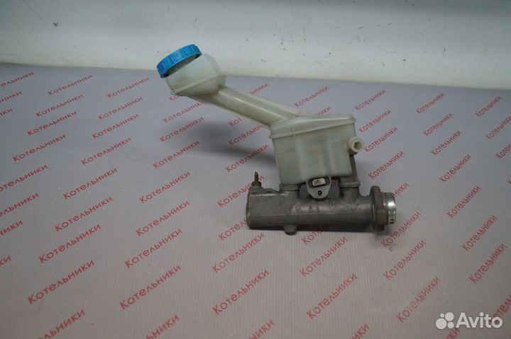 Nissan 46010-AV610 Цилиндр тормозной главный