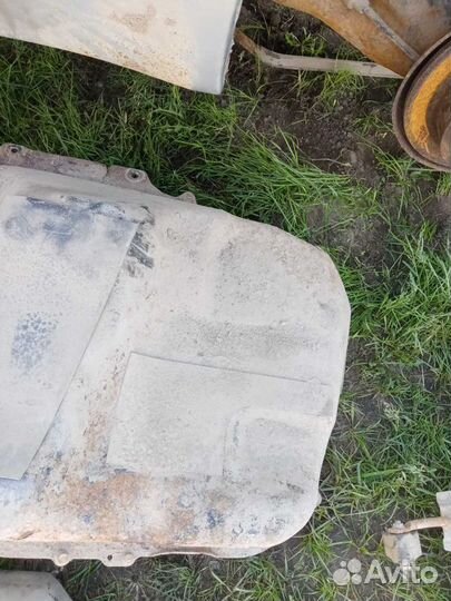 Топливный бак Mitsubishi Lancer 10