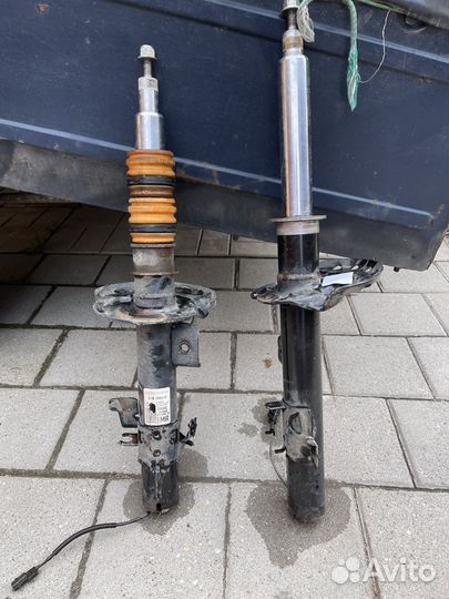 Магнитные стойки Range Rover Evoque