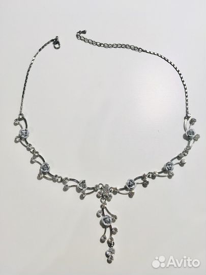 Ожерелье с голубыми розами и стразами Swarovski