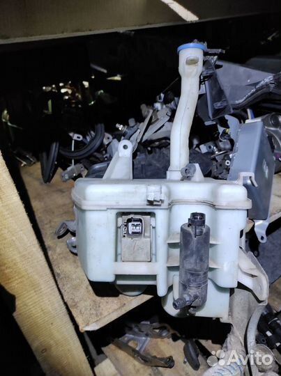 Бачок омывателя тойота королла 150