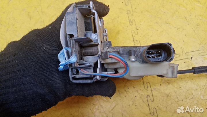 Замок двери задней правой Octavia Tour (A4 1U)