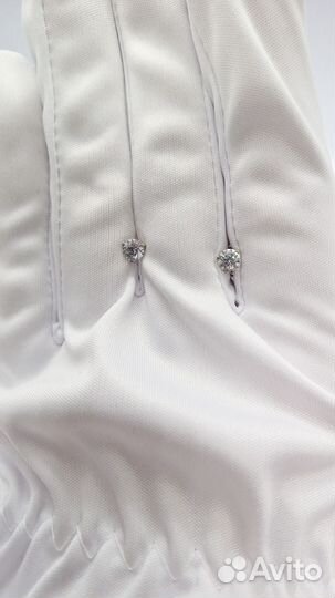 Золотые серьги с камнем