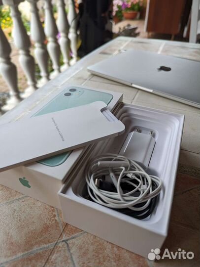 iPhone 11 64gb green