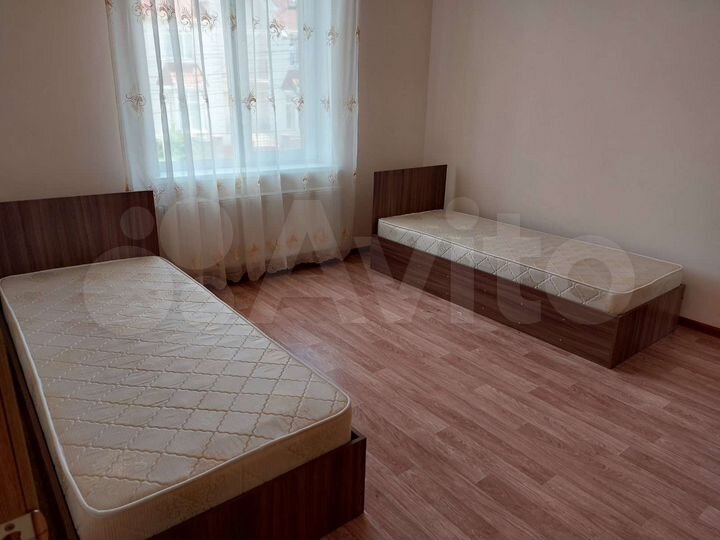 Комната 70 м² в 2-к., 2/2 эт.