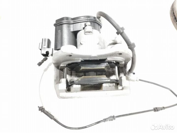 Суппорт тормозной задний правый Land Rover