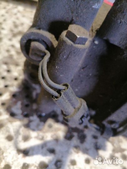 Компрессор кондиционера Mitsubishi Carisma