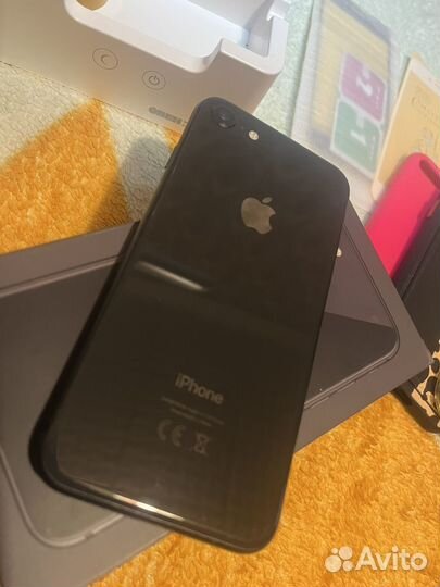 iPhone 8, 64 ГБ