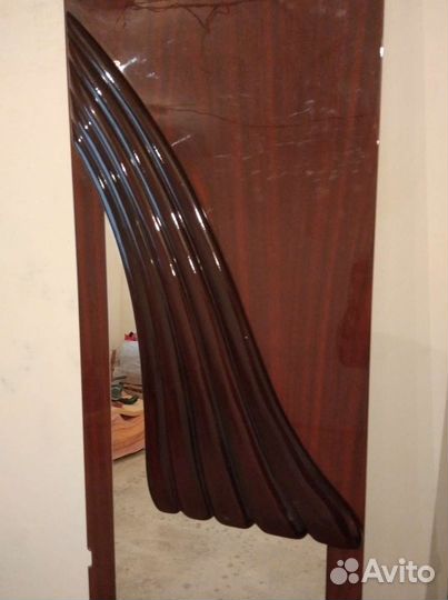 Двери с зеркалами