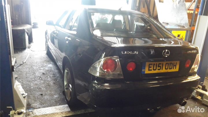 Разбор на запчасти Lexus IS