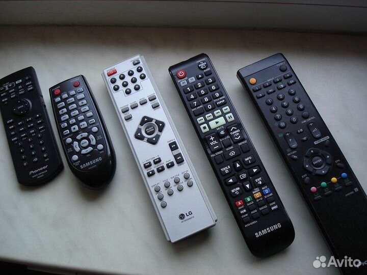 Пульт к домашнему кинотеатру