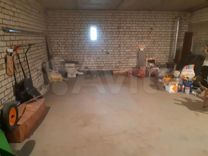 Гараж, > 30 м²