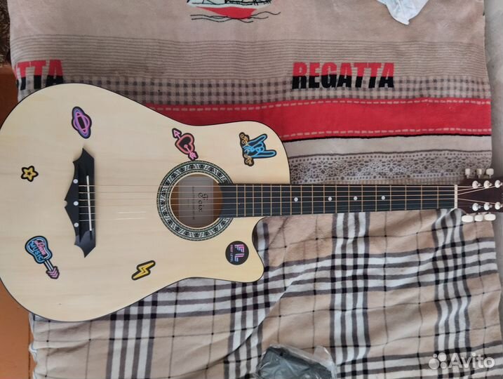 Продам гитару в отличном состоянии