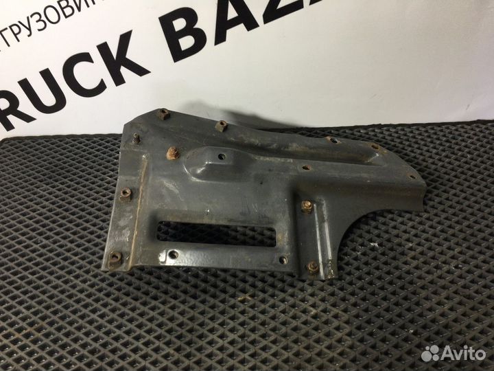 Кронштейн усилителя бампера левый Scania 5-series