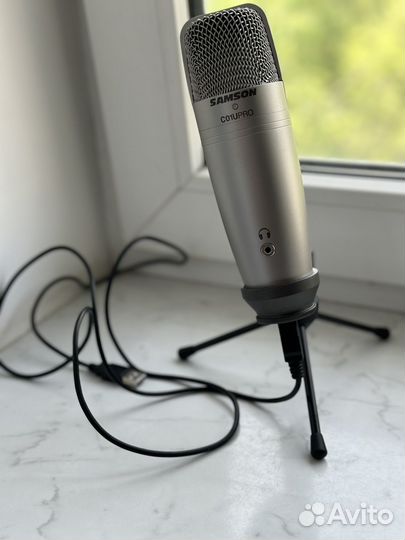 Студийный микрофон