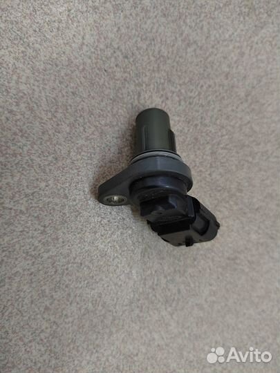 Датчик распредвала Kia Sorento Prime 39300-2F100