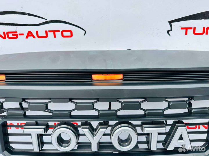 Решетка радиатора Toyota Tundra G9337