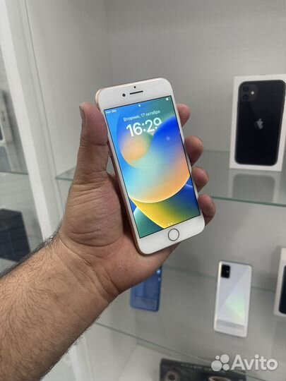 iPhone 8, 64 ГБ