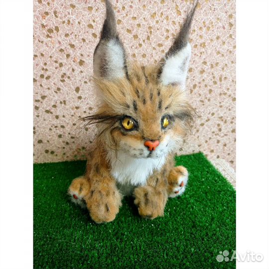 Игрушка ручной работы рысëнок
