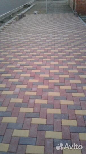 Укладка тротуарной плитки под виброплиту