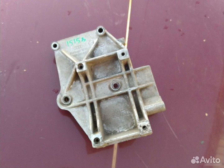 Кронштейн двигателя Volkswagen Passat B5 1997