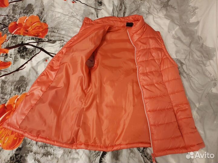 Продам комплект: жилет и куртка