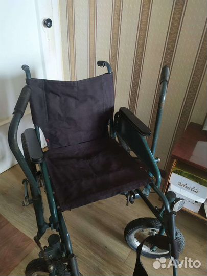 Инвалидное кресло