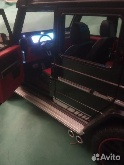 Модель автомобиля 1/18