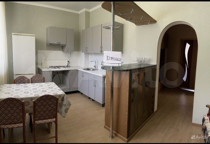 Дом 220 м² на участке 5 сот.