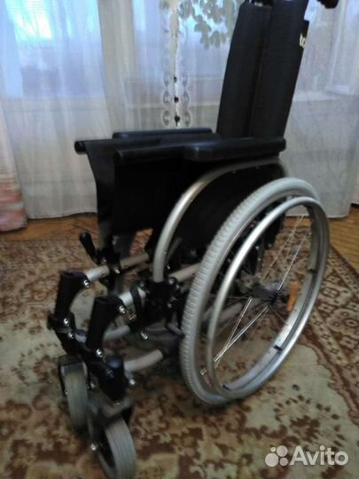 Инвалидная коляска с ручным приводом