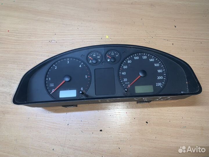 Панель приборов vw transporter t5 2.5 dt