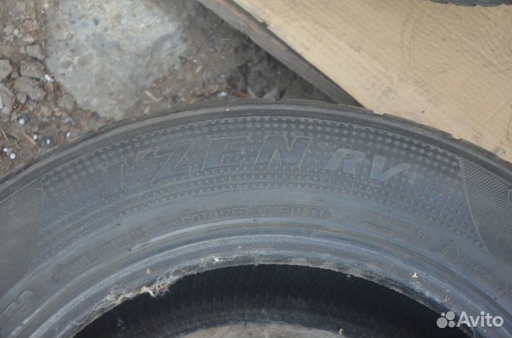 Kumho I'Zen RV Asymmetric 255/60 R18