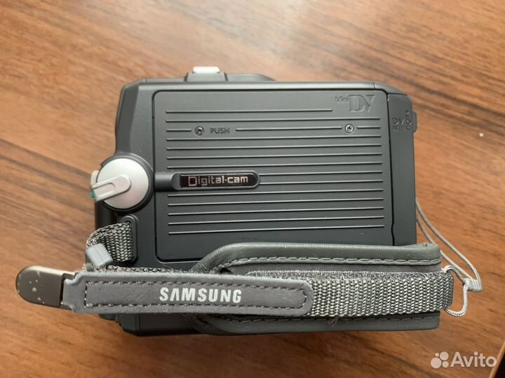 Видеокамера Samsung VP-D352i