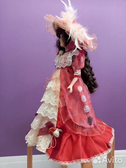 Кукла фарфоровая коллекционная