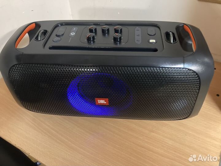 Колонка JBL partybox On-the-go