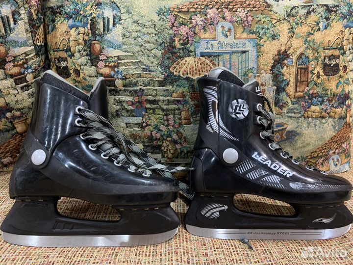 Коньки ледовые р.30-33; р35