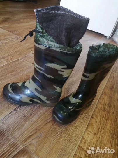 Резиновые сапоги