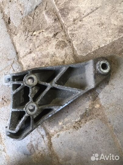 Кронштейн генератора Шевроле Ланос