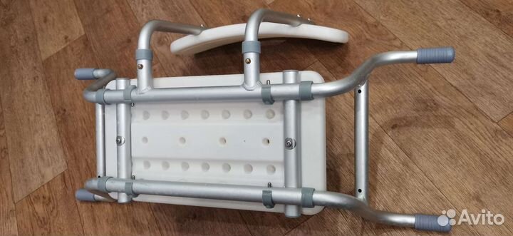 Стул для ванной